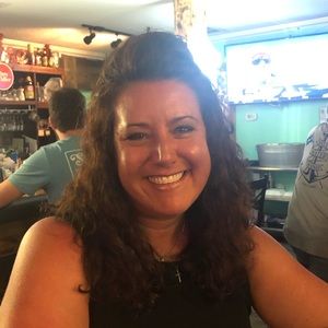 Meet your Posher, Debbie